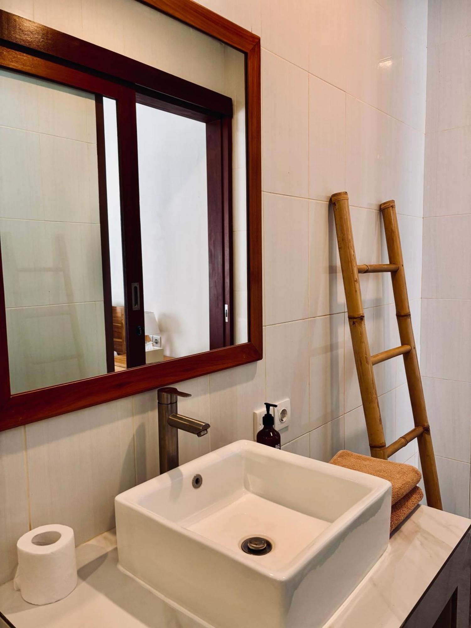 Kampana Homestay Uluwatu Exteriér fotografie